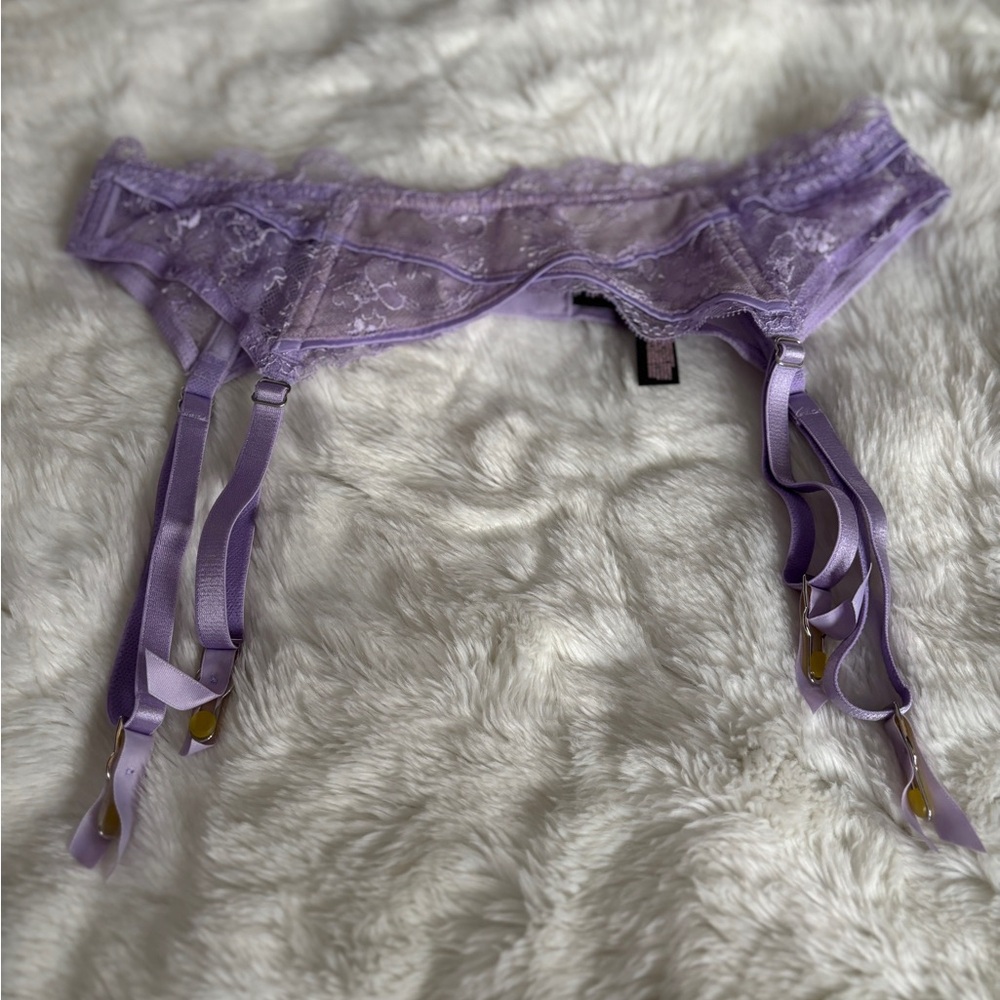 Victoria's Secret Lavender Lace Garter Belt
